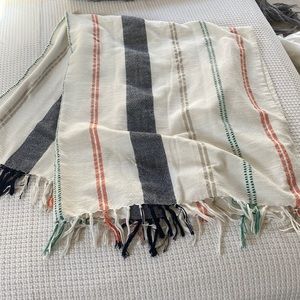 Linen throw